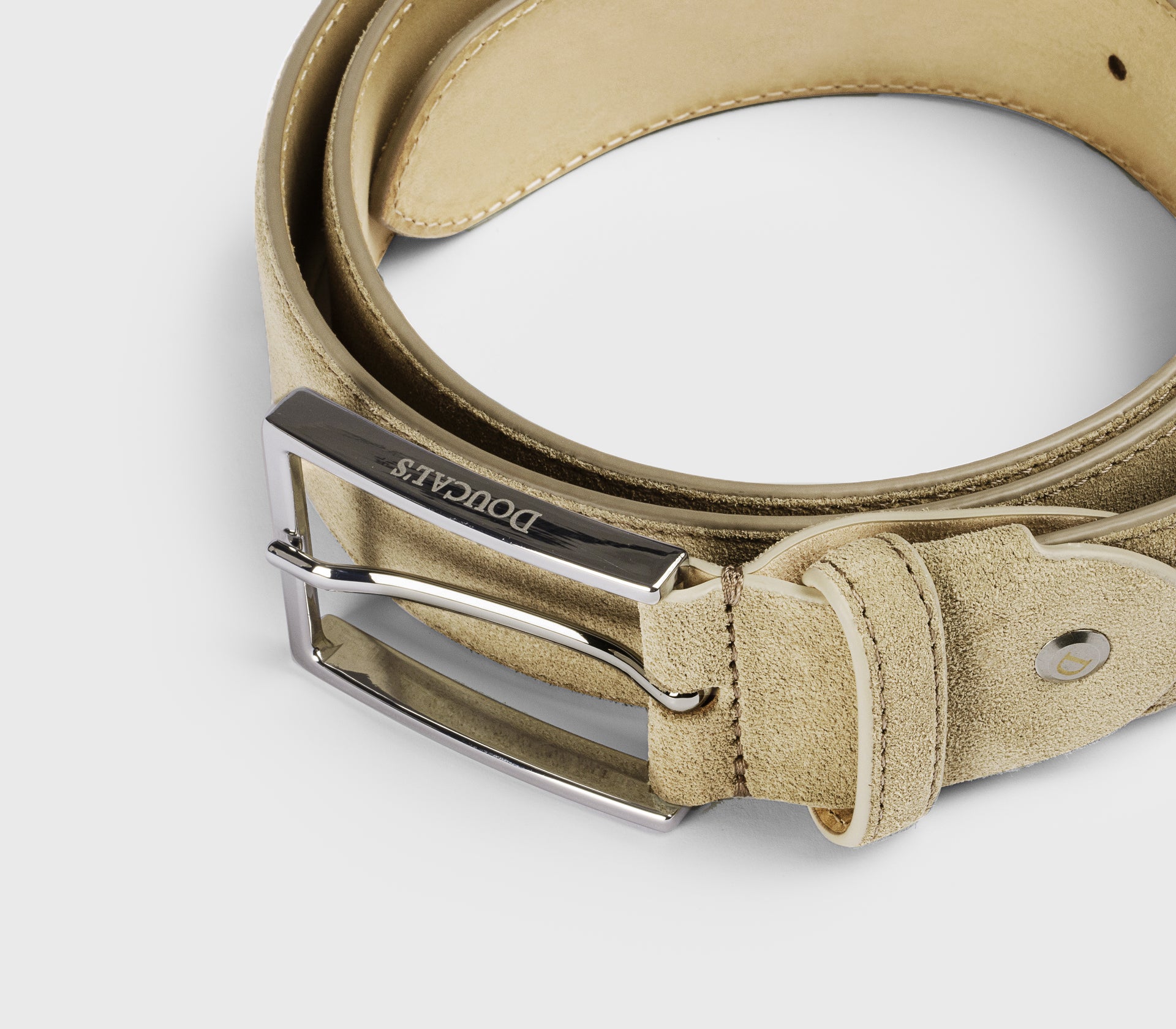Ceinture en daim sable avec boucle carrée
