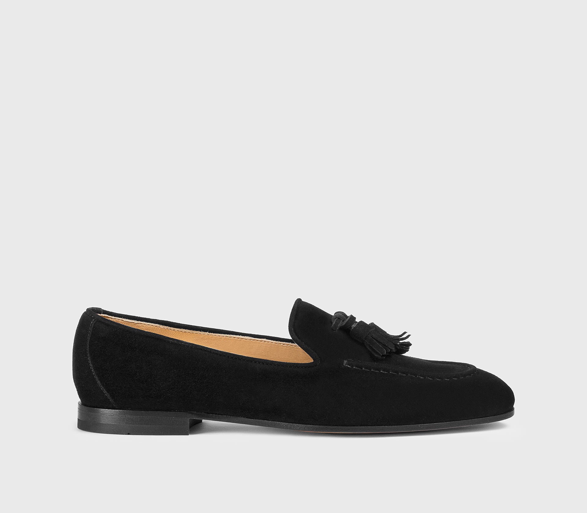 DD8313MEGNUF278NN00 - Mocassino con nappine in suede nero