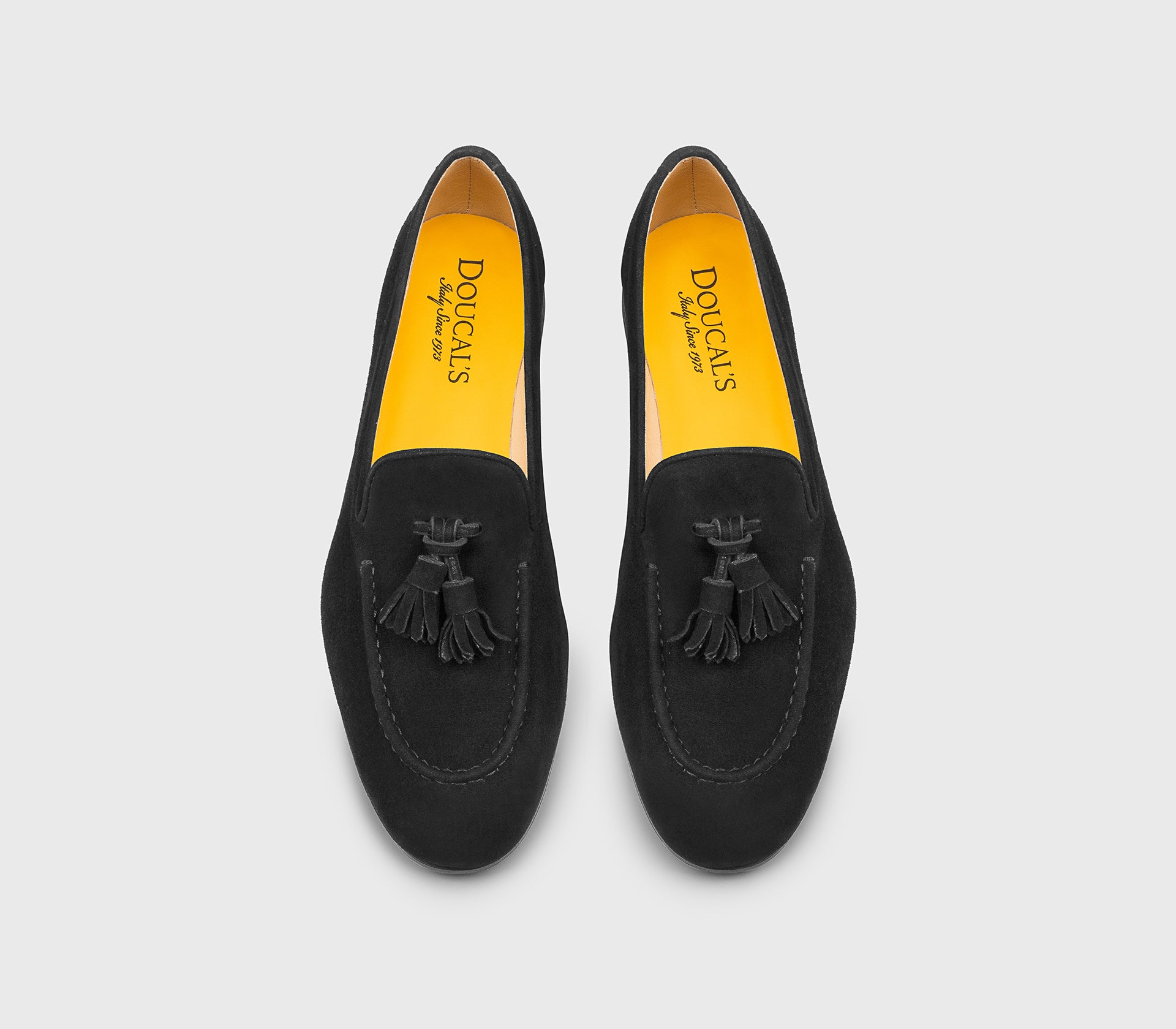 DD8313MEGNUF278NN00 - Mocassino con nappine in suede nero