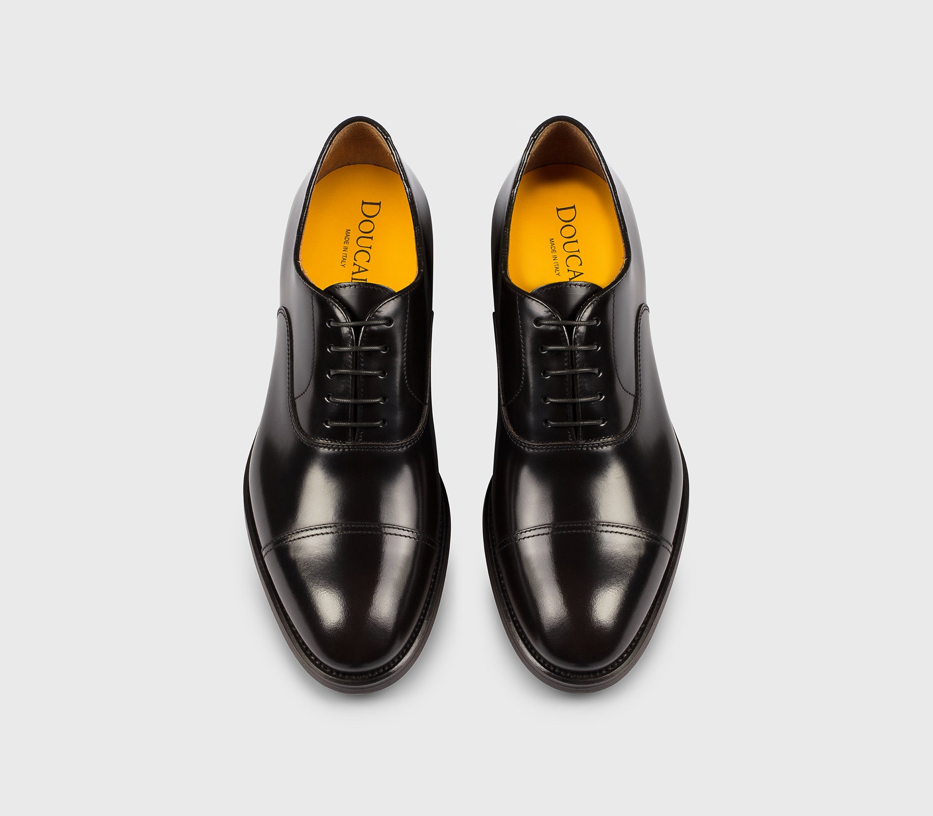 DU1002ORVNUF007TM02 - Stringata in pelle marrone "ebano"