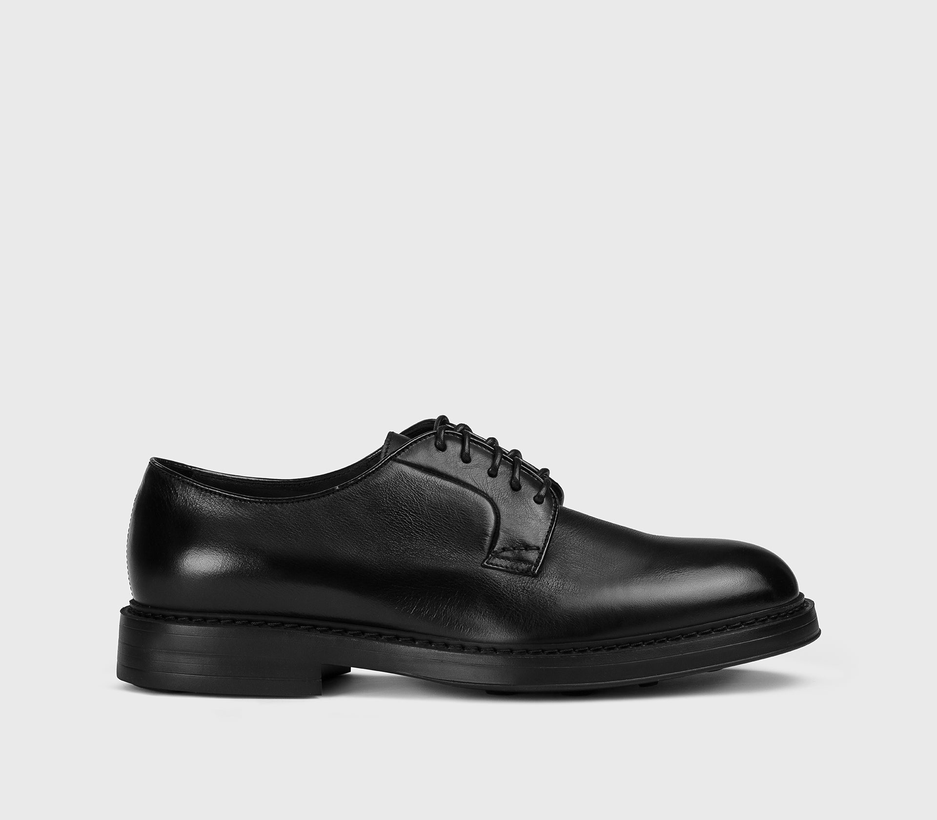 DU1385BRUXUF188NN00 - Stringata derby in pelle nera
