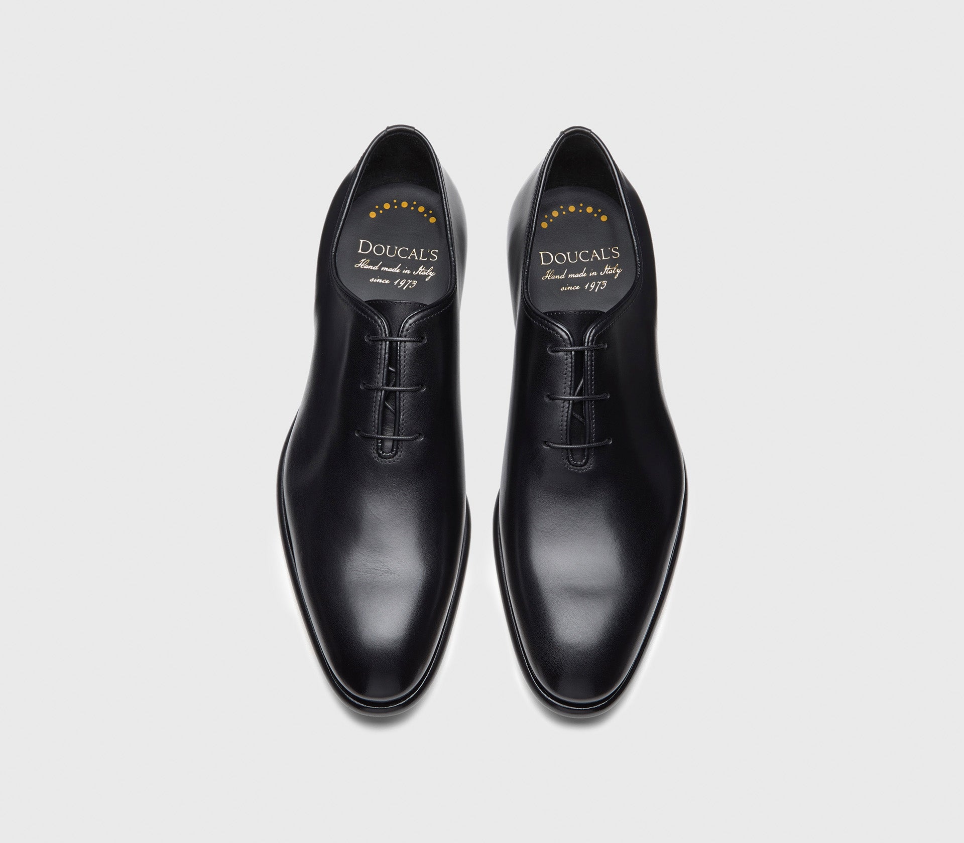 DU2742BERNUF159NN00 - Stringata in pelle nera