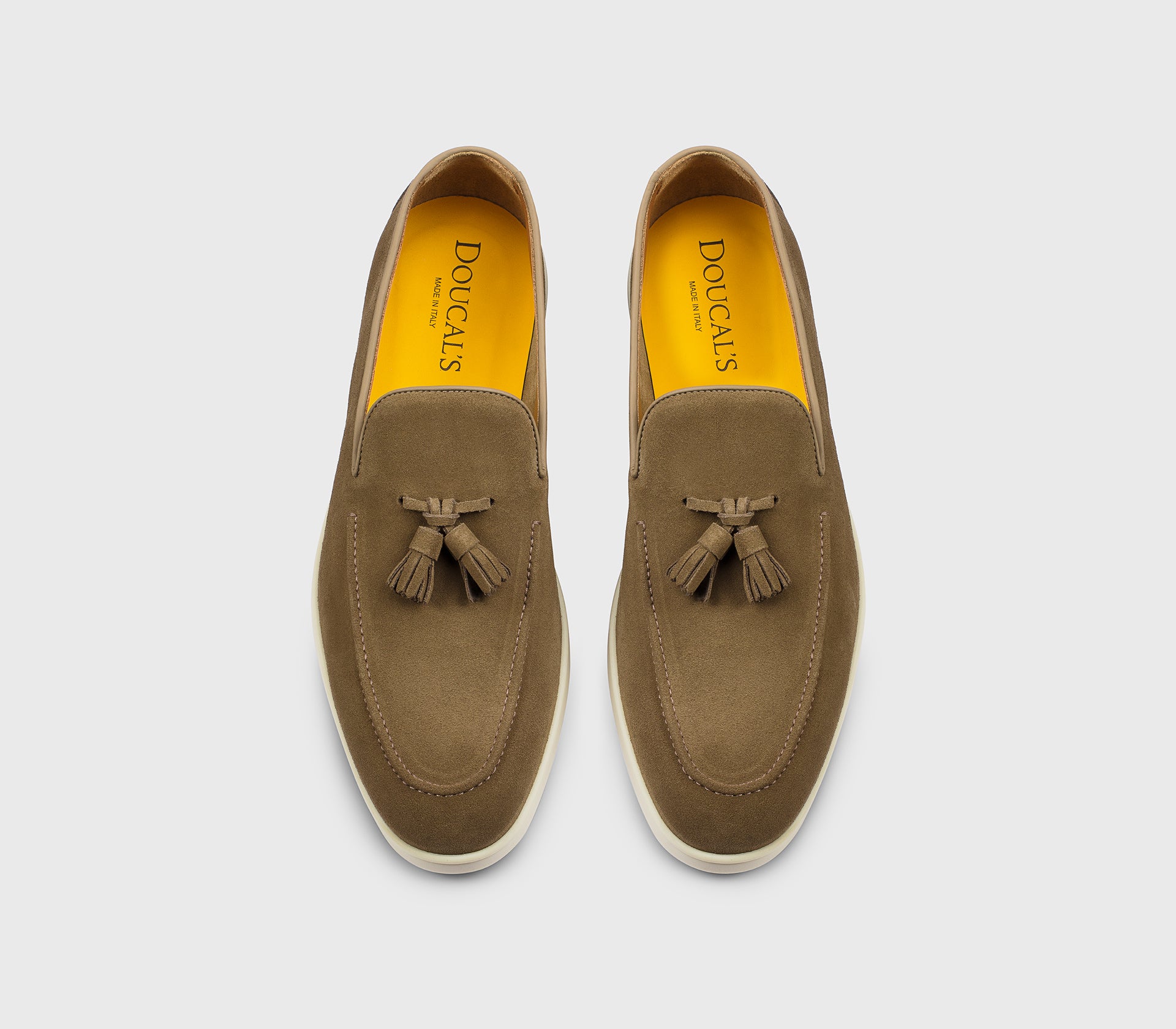 DU3415NWMAUY009GV31 - Mocassino con nappine in suede palude