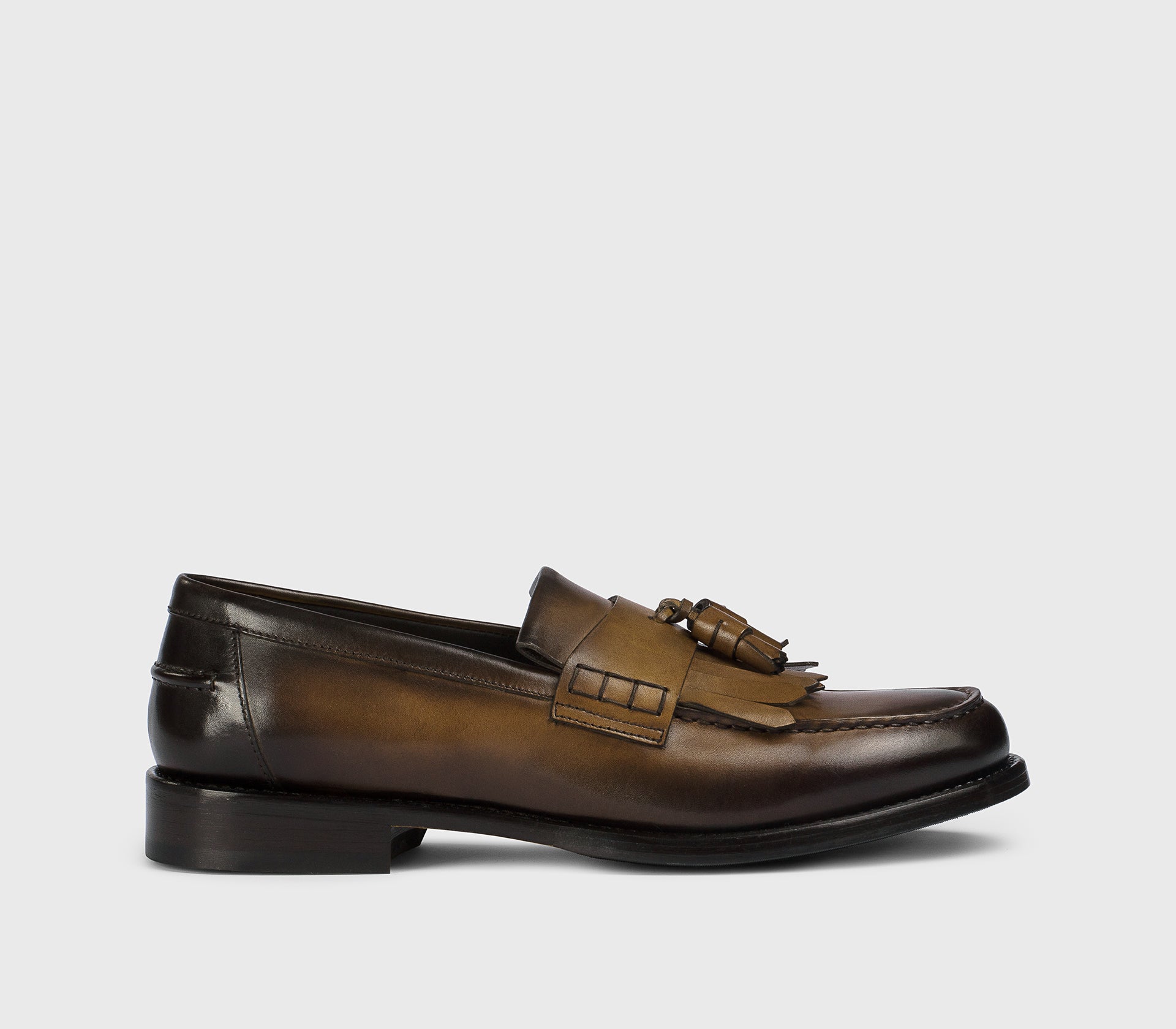 DU3498BRANUF159TM45 - Mocassino con nappine e frangia in pelle marrone "wood"