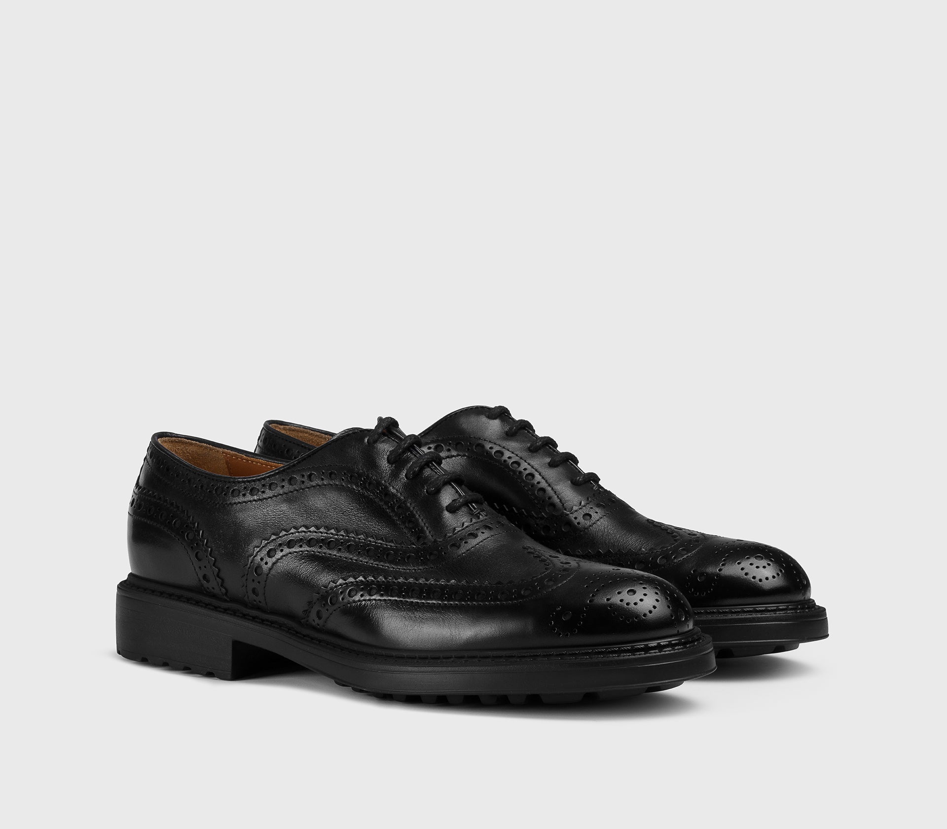 Chaussure à lacets à queue d'aronde de type Brogue en cuir noir