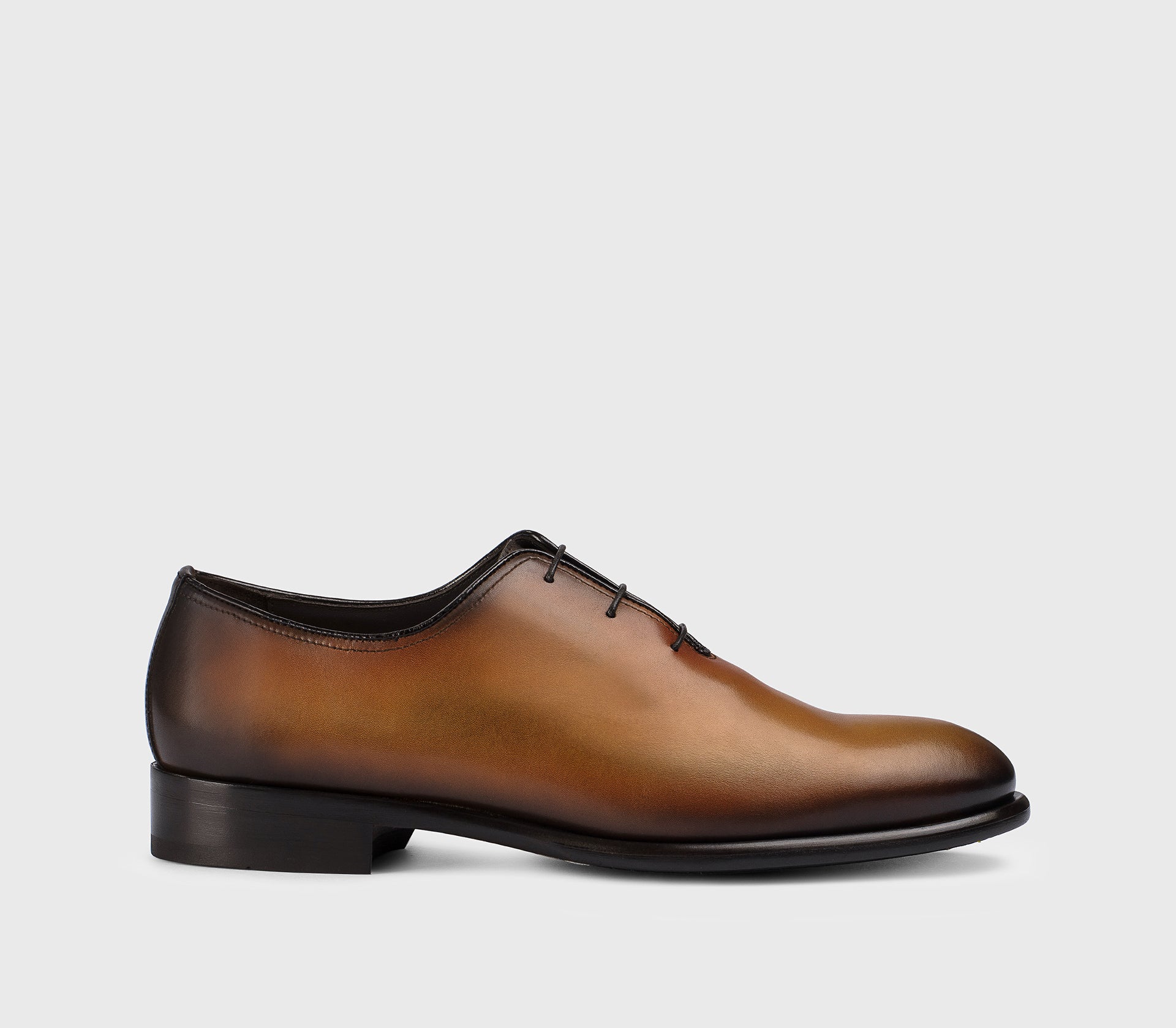 DU3538FREDUF159TC22 - Stringata in pelle caramel