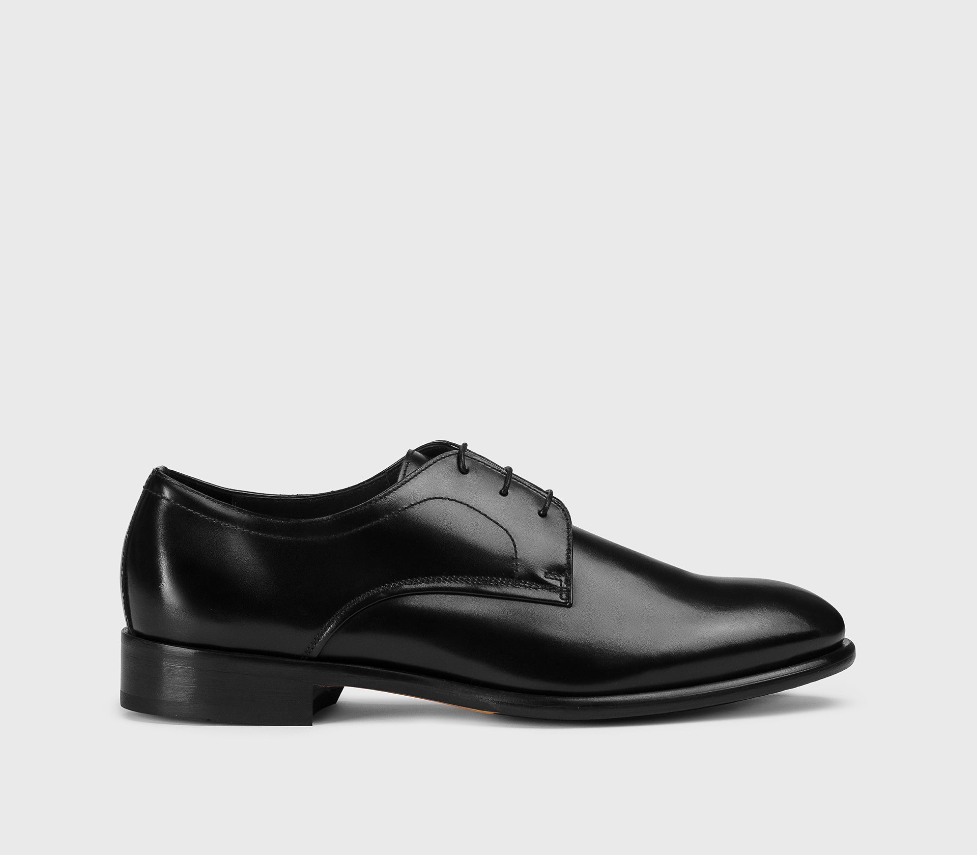 DU3550FREDUF159NN00 - Stringata in pelle nera