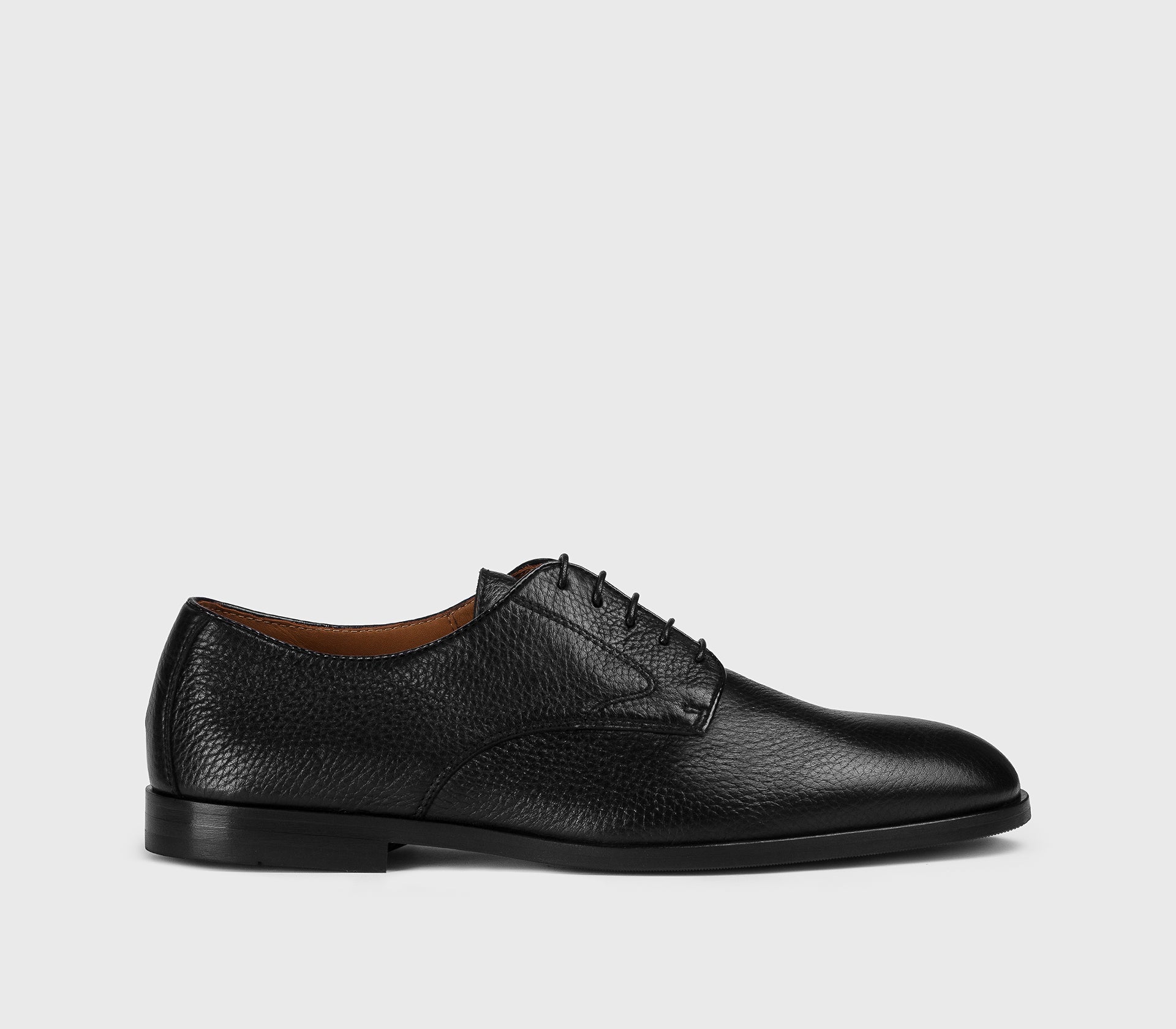 DU3592STREUF054NN00 - Stringata derby in pelle di cervo nera