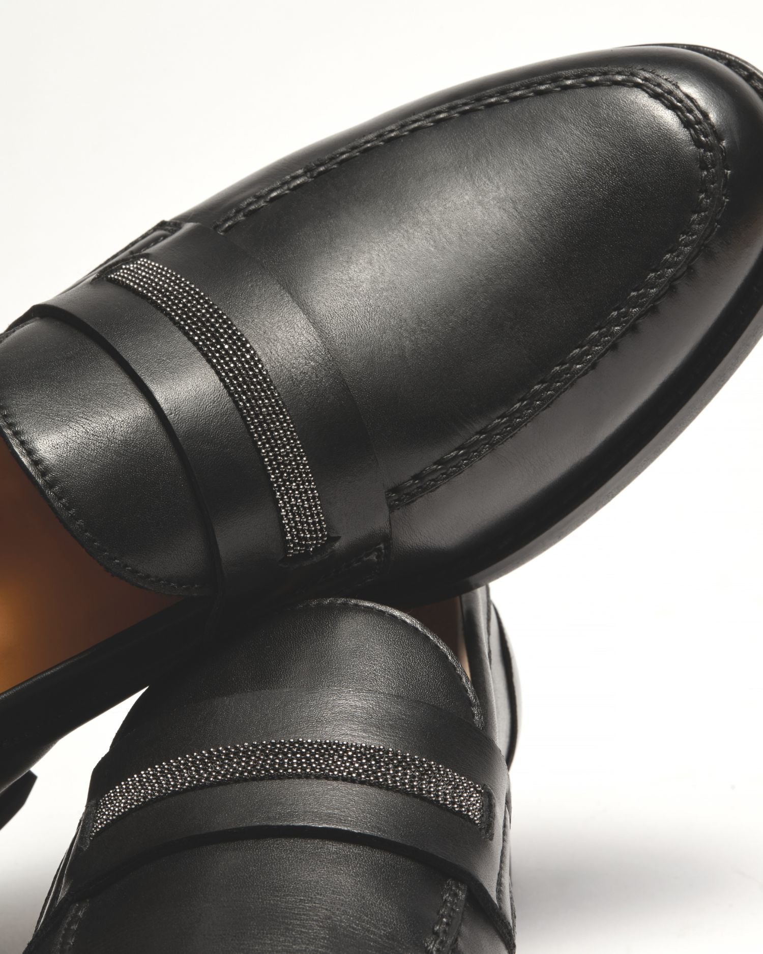 Mocassin à micro-clous en cuir noir