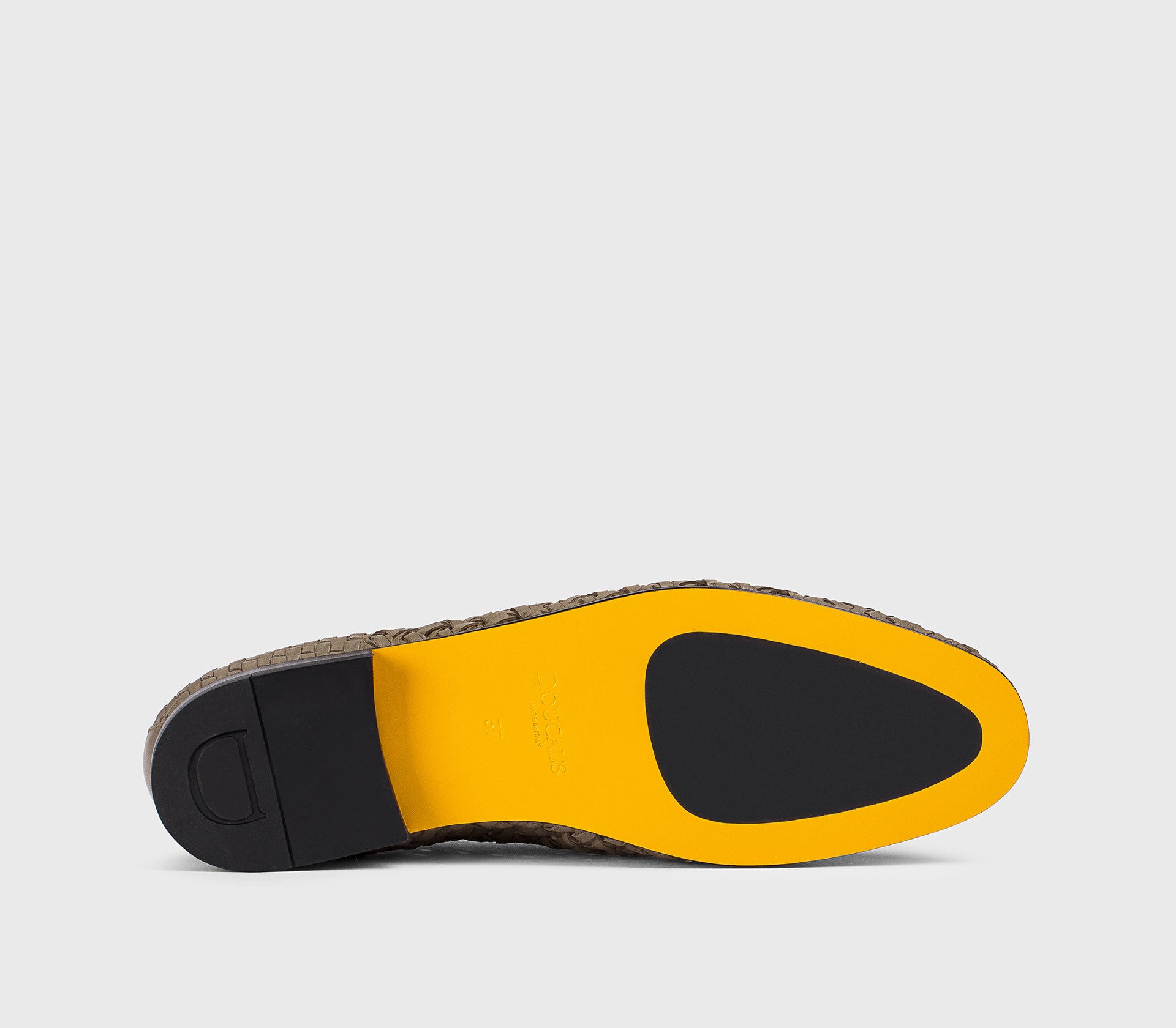 DD8875MEGNUZ280NM20 - Mocassino con nappine in pelle traforata fango