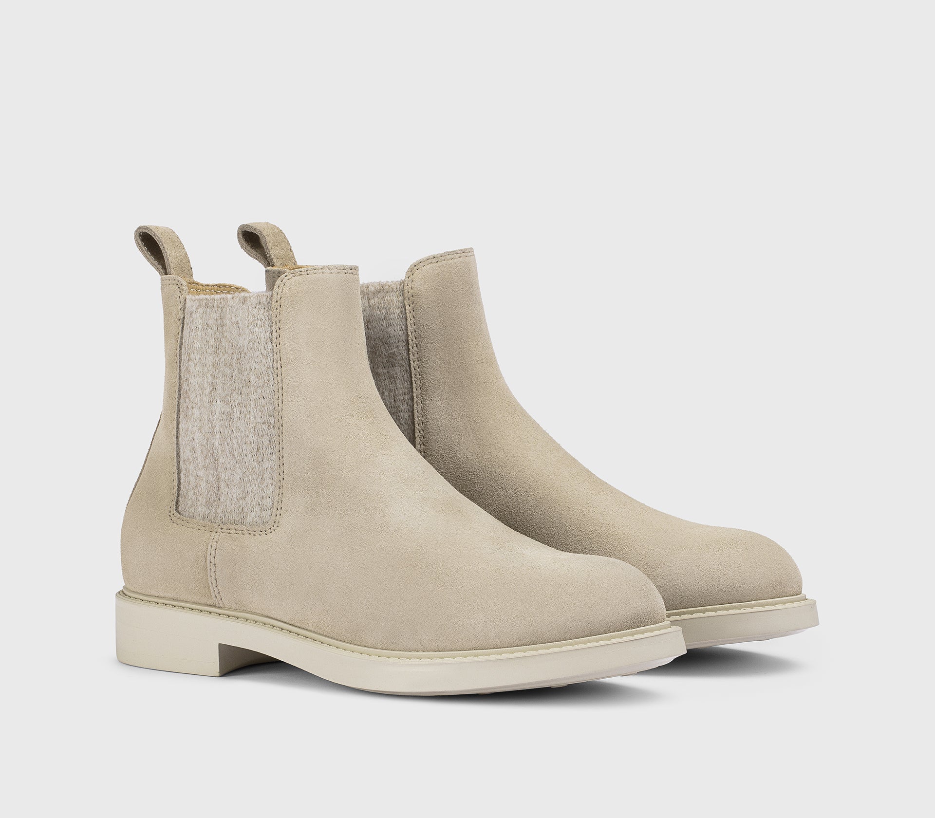 DD8923BRUGUF252WC15 - Stivaletto in suede sabbia
