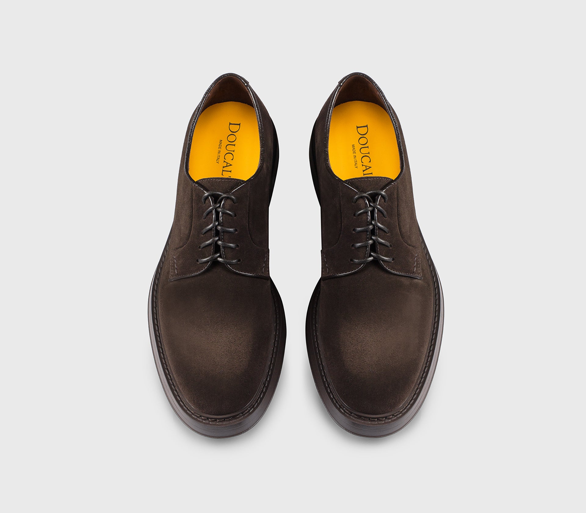DU1385BRUXUF009TM23 - Stringata in suede marrone "terre"
