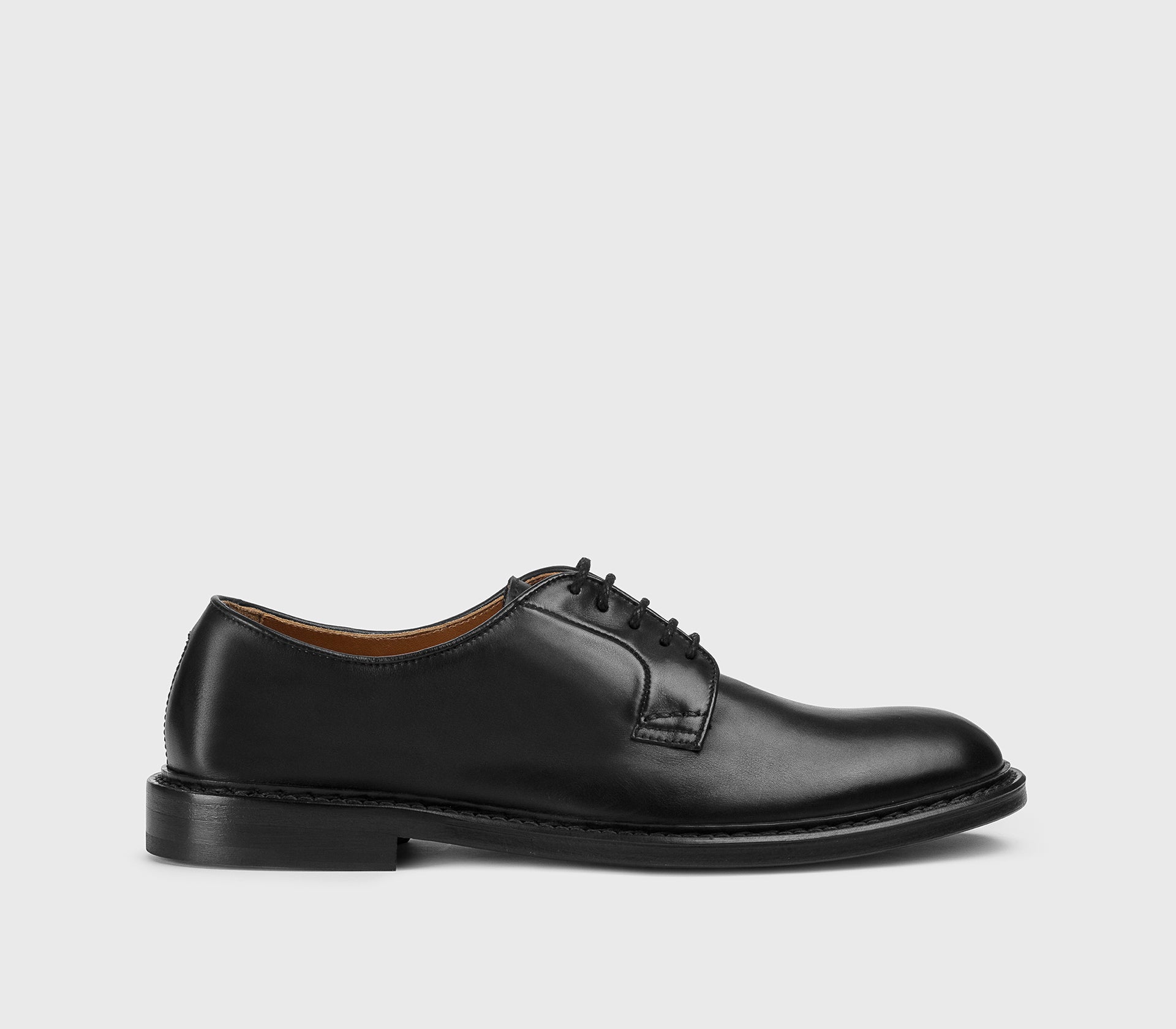 DU1385PHOEUY259NN00 - Stringata in pelle nera