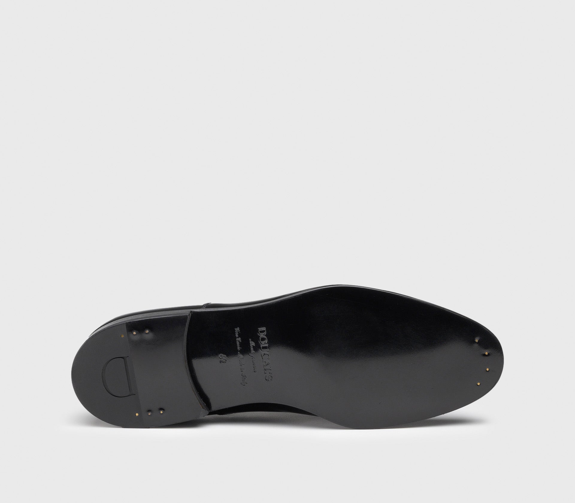 DU2630RENNUF018NN00 - Stringate in vernice nera