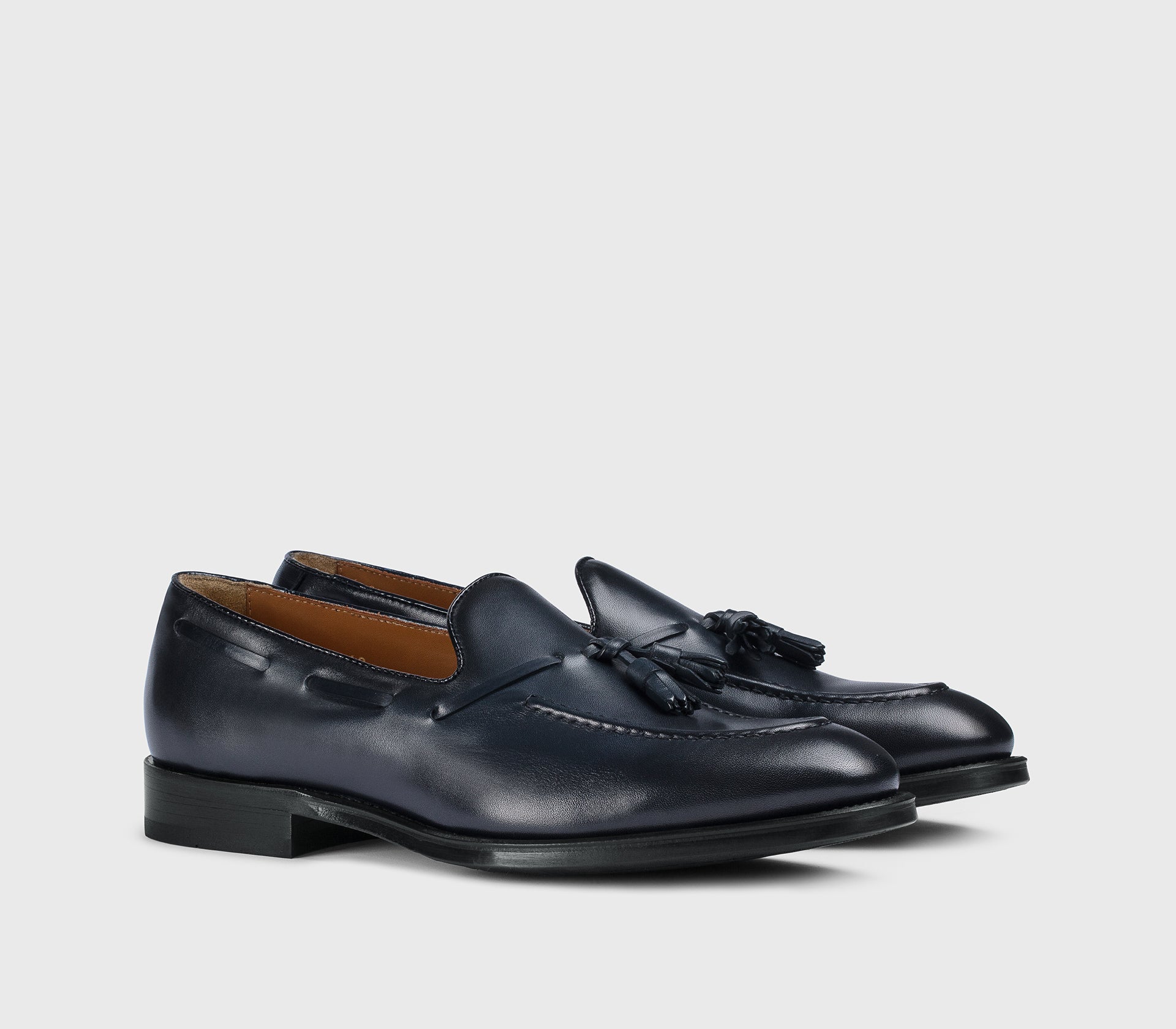DU3339ORVXUF259NB00 - Mocassino con nappine in pelle blu