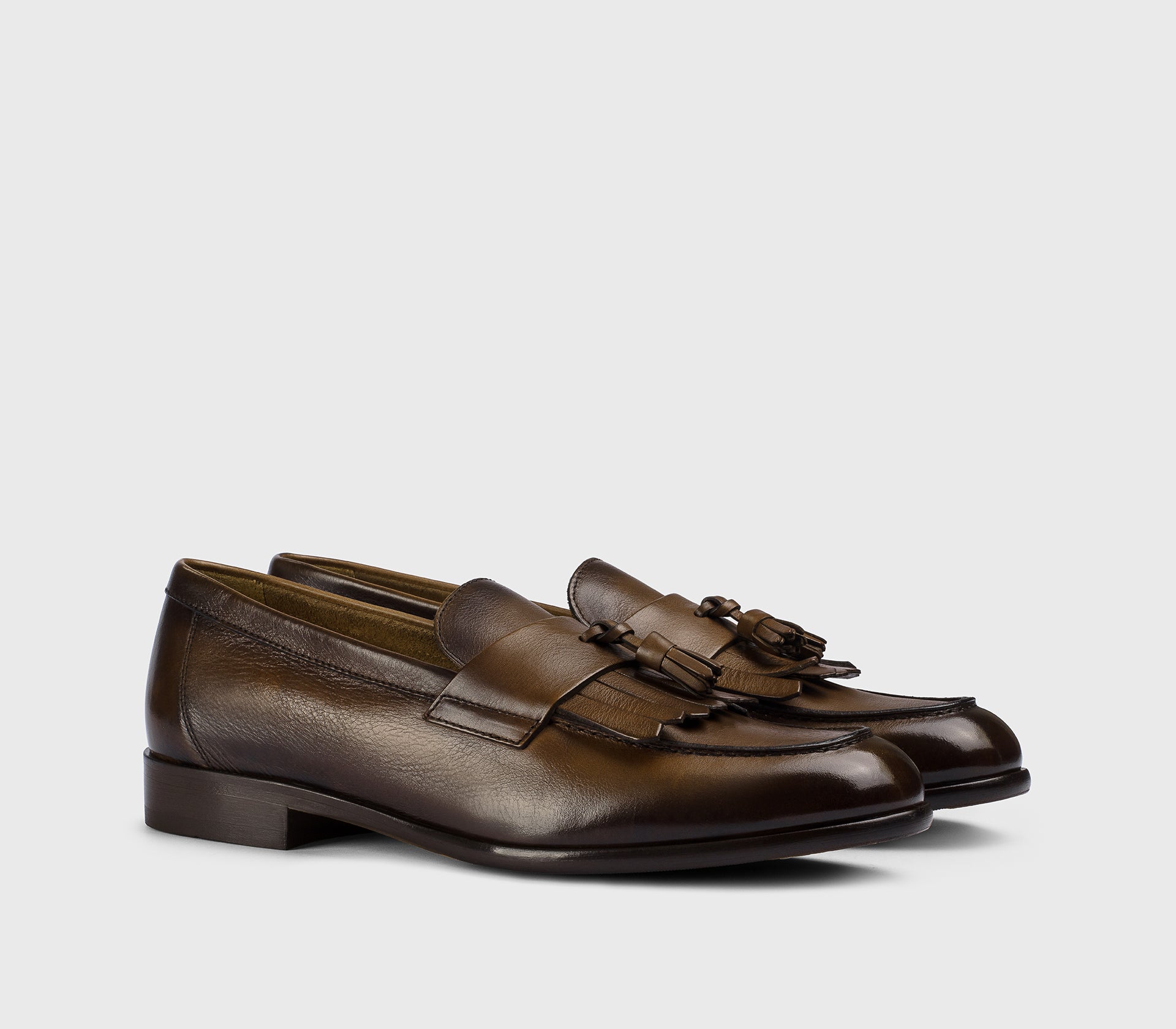 DU3399STRAUY188MM04 - Mocassino con nappine e frangia in pelle marrone