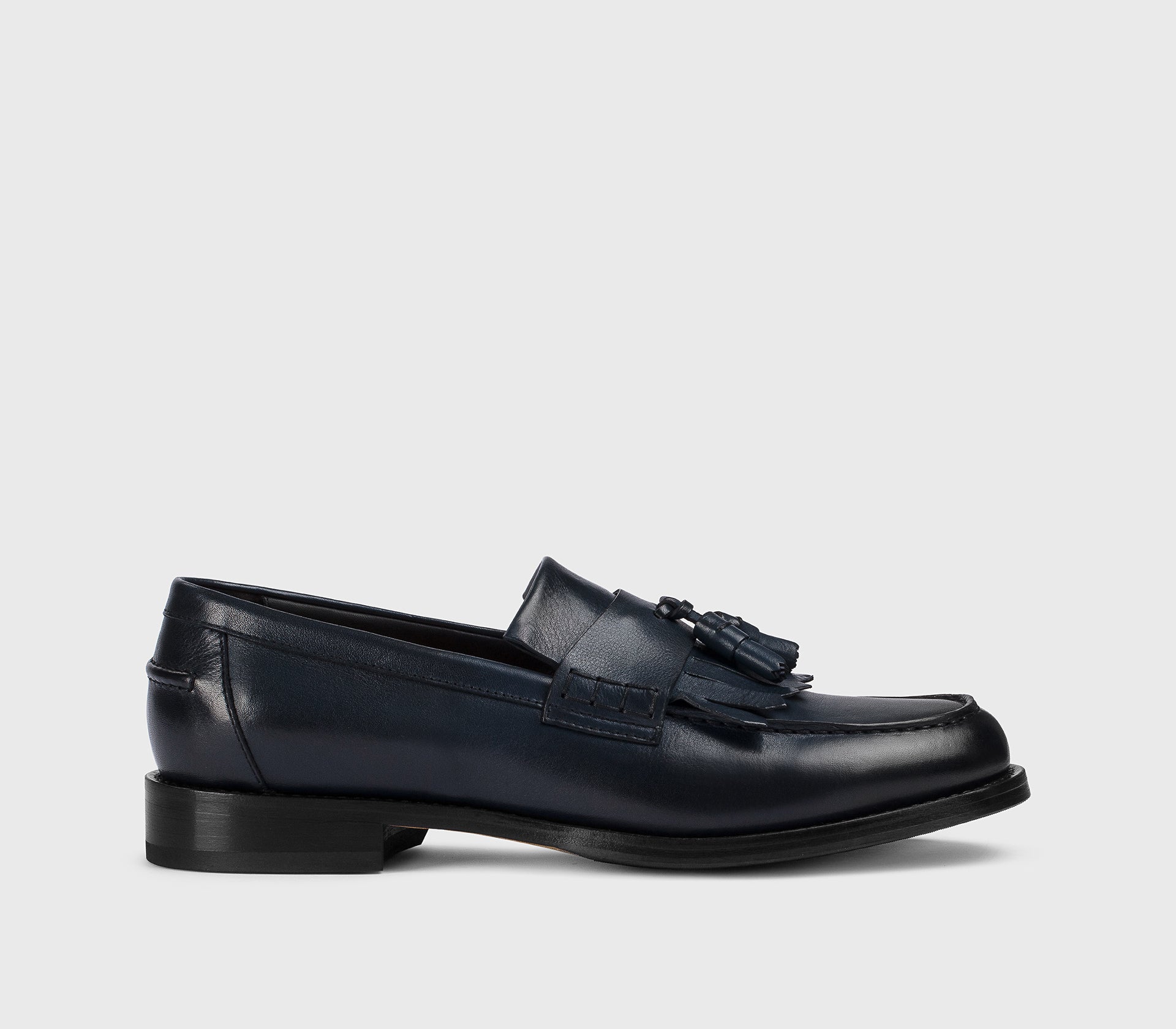 DU3498BRANUF188NB24 - Mocassino con nappine e frangia in pelle blu "zaffiro"