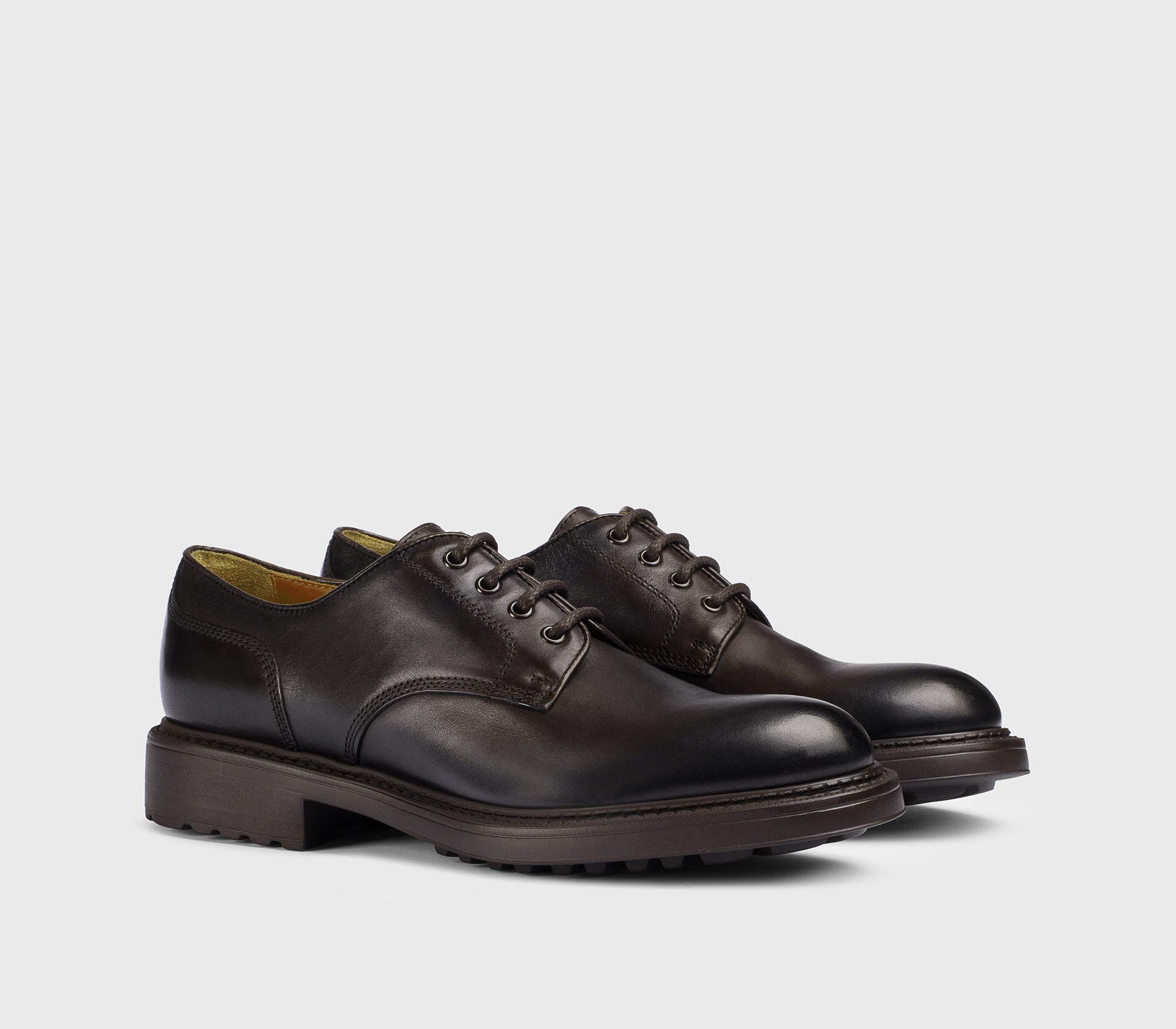 Chaussure à lacets en cuir brun foncé
