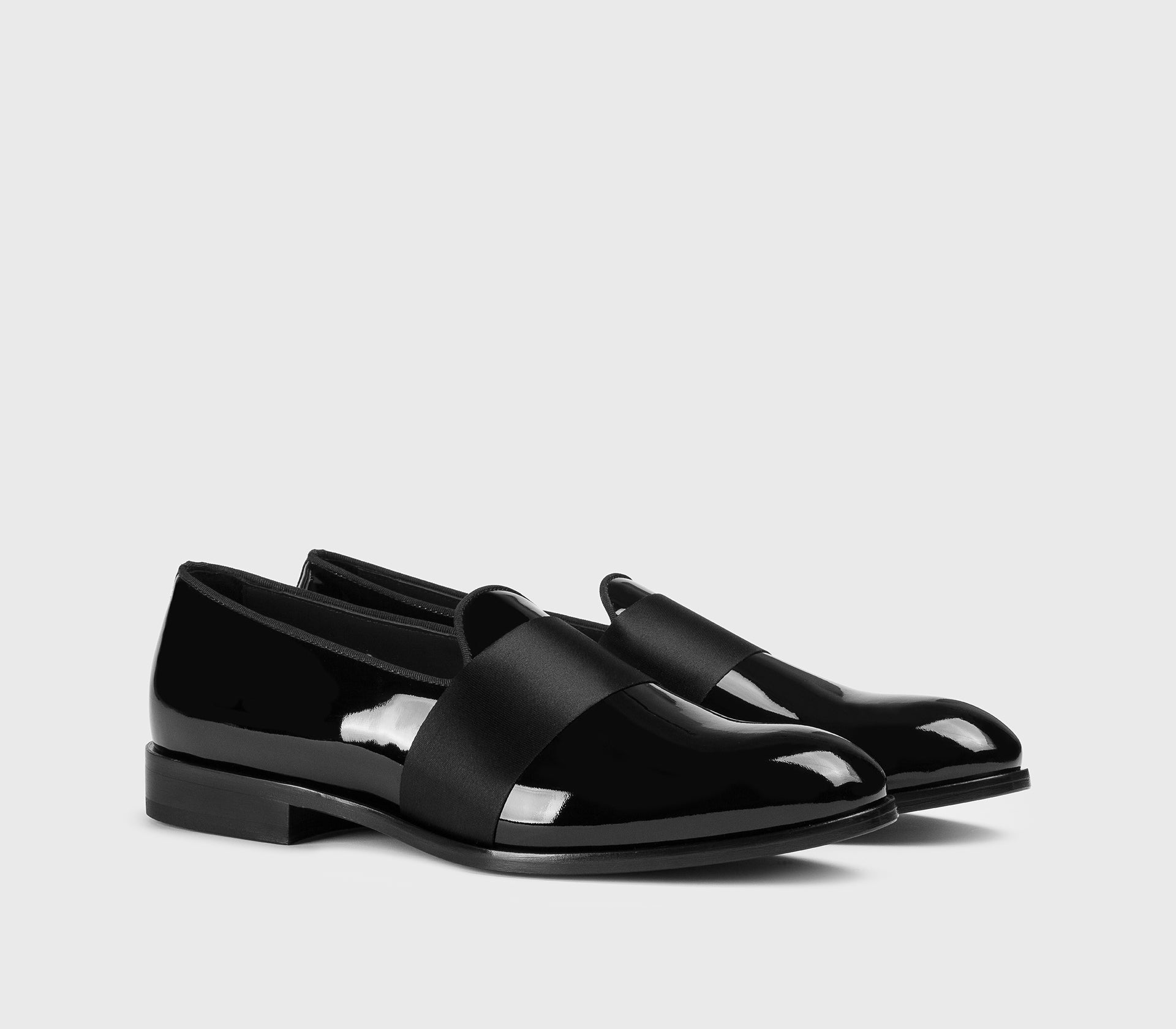 DU3530RENNUF018NN00 - Mocassino pantofola con fascia in vernice nero
