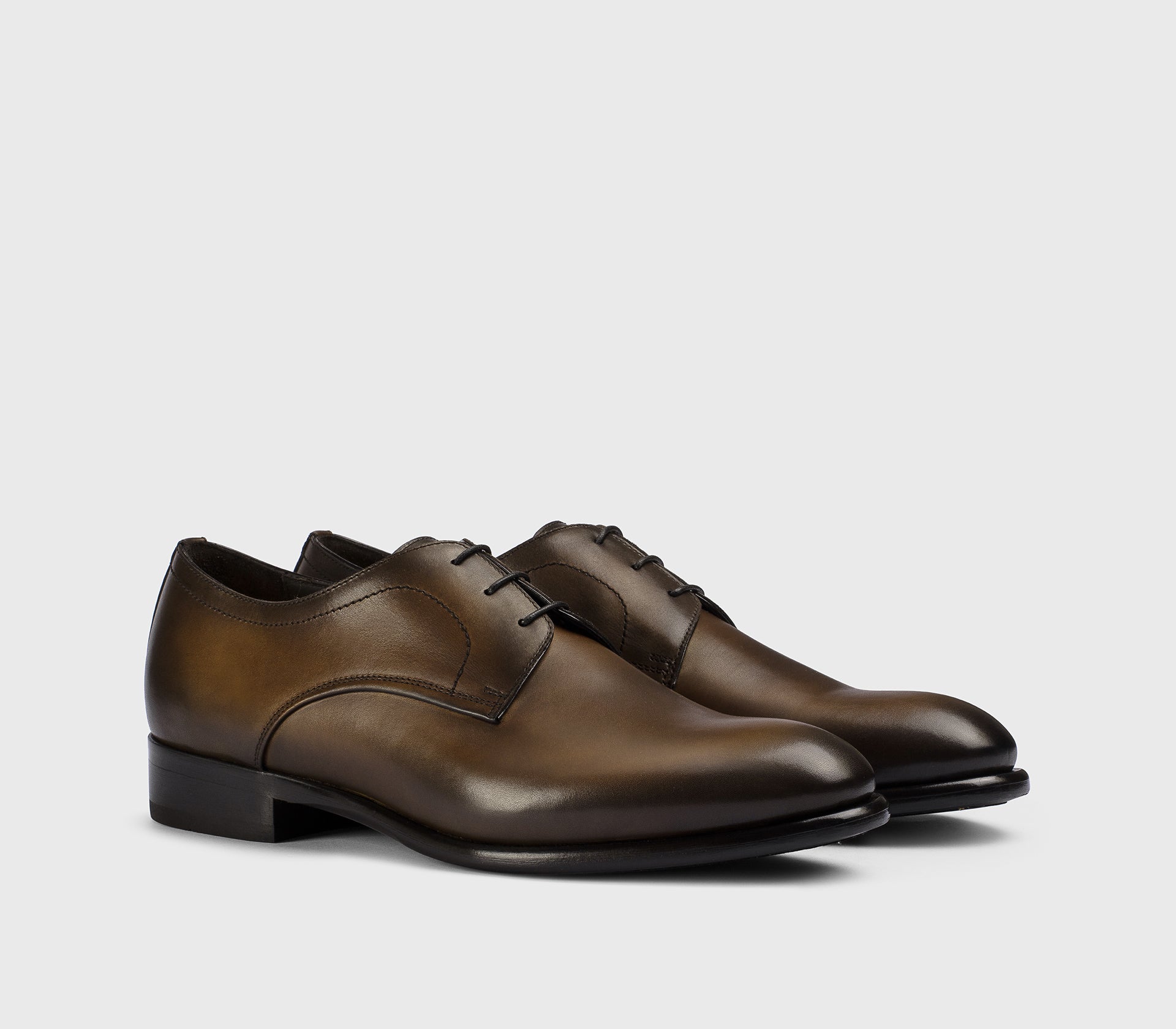 DU3550FREDUF159TM45 - Stringata in pelle marrone "wood"