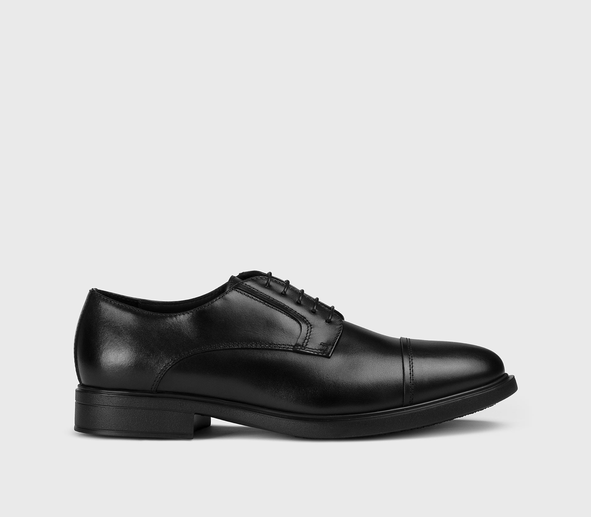 DU3578MARCUF159NN00 - Stringata derby in pelle nera